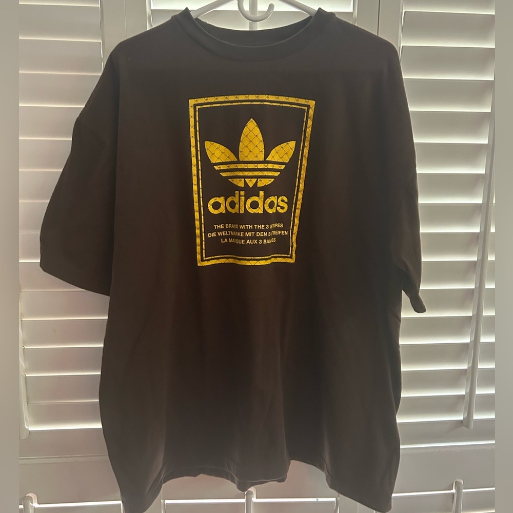 Vintage Adidas Men's Brown T-Shirt with Trefoil Logo